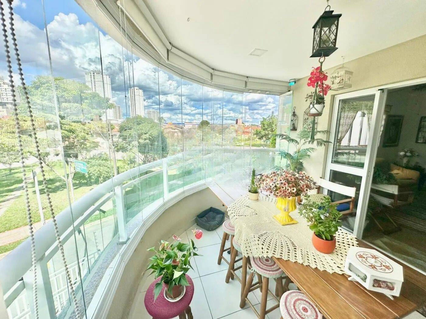 Apartamento à Venda com 3 Dormitorios e Suíte no Jardim das Industrias
