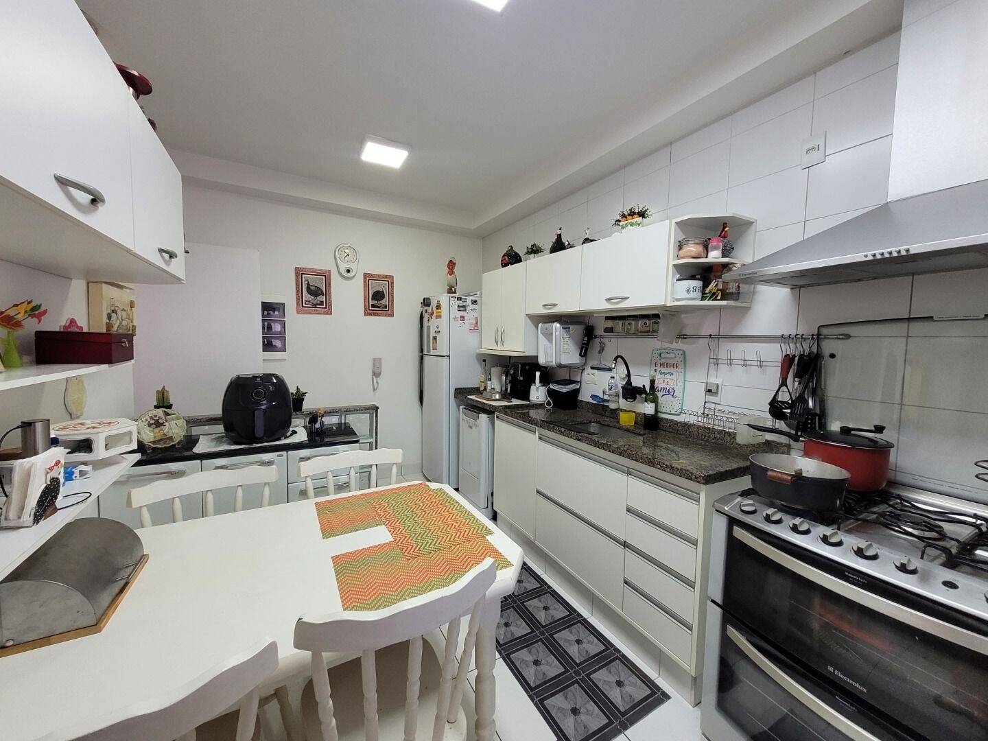 Apartamento à Venda com 3 Dormitorios e Suíte no Jardim das Industrias