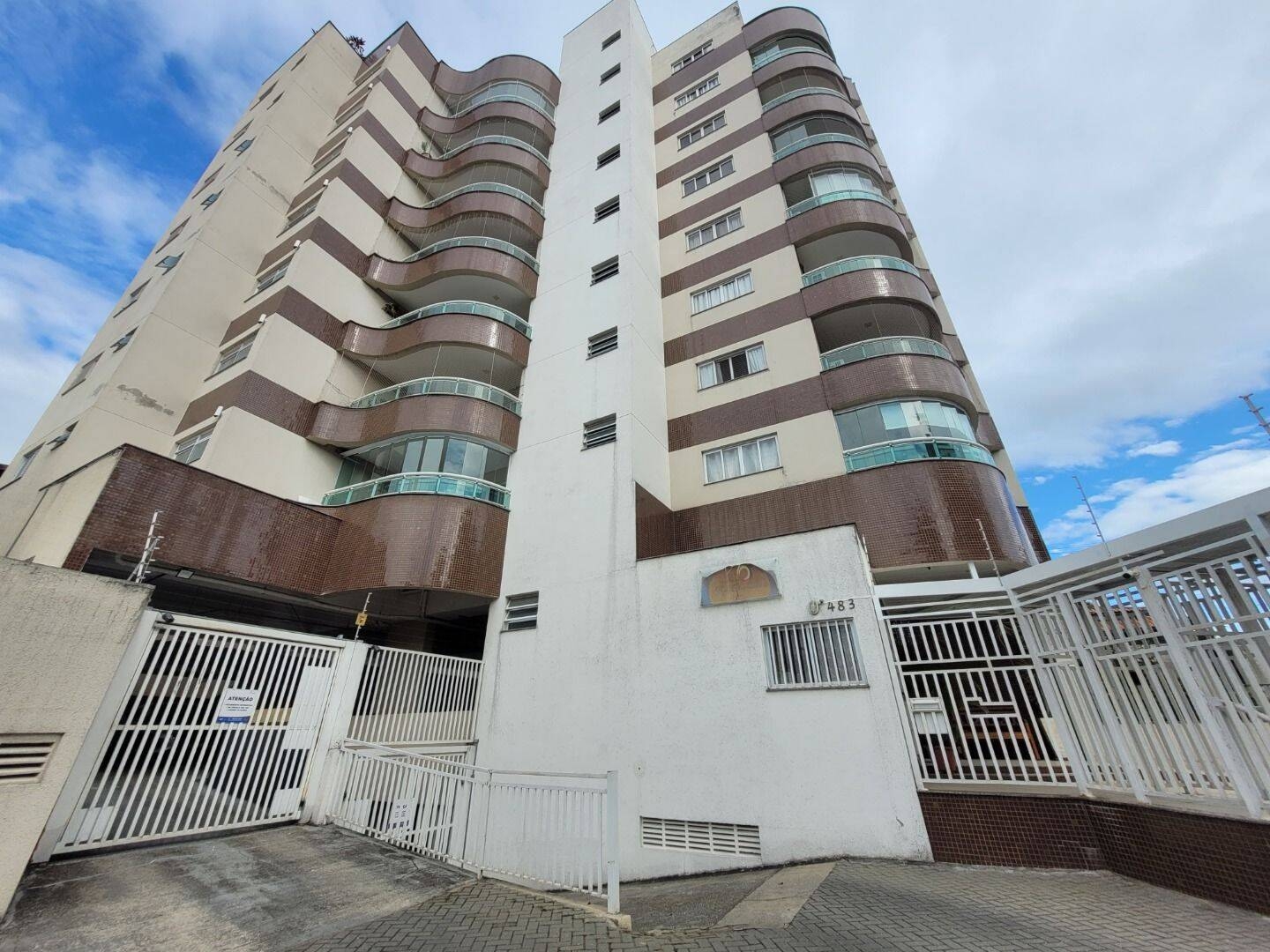 Apartamento à Venda com 3 Dormitorios e Suíte no Jardim das Industrias