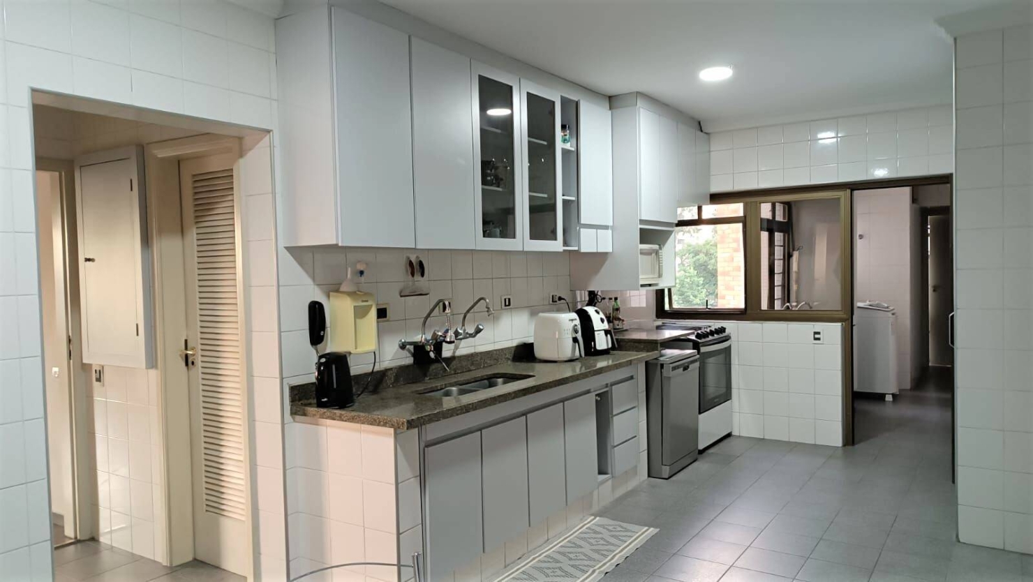 Apartamento á Venda de 200 m² com 3 Suítes no Bairro Vila Ema