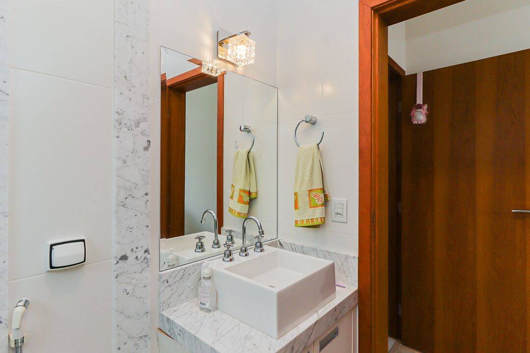 Vende Casa no Condomínio Altos da Serra VI Urbanova São José dos Campos