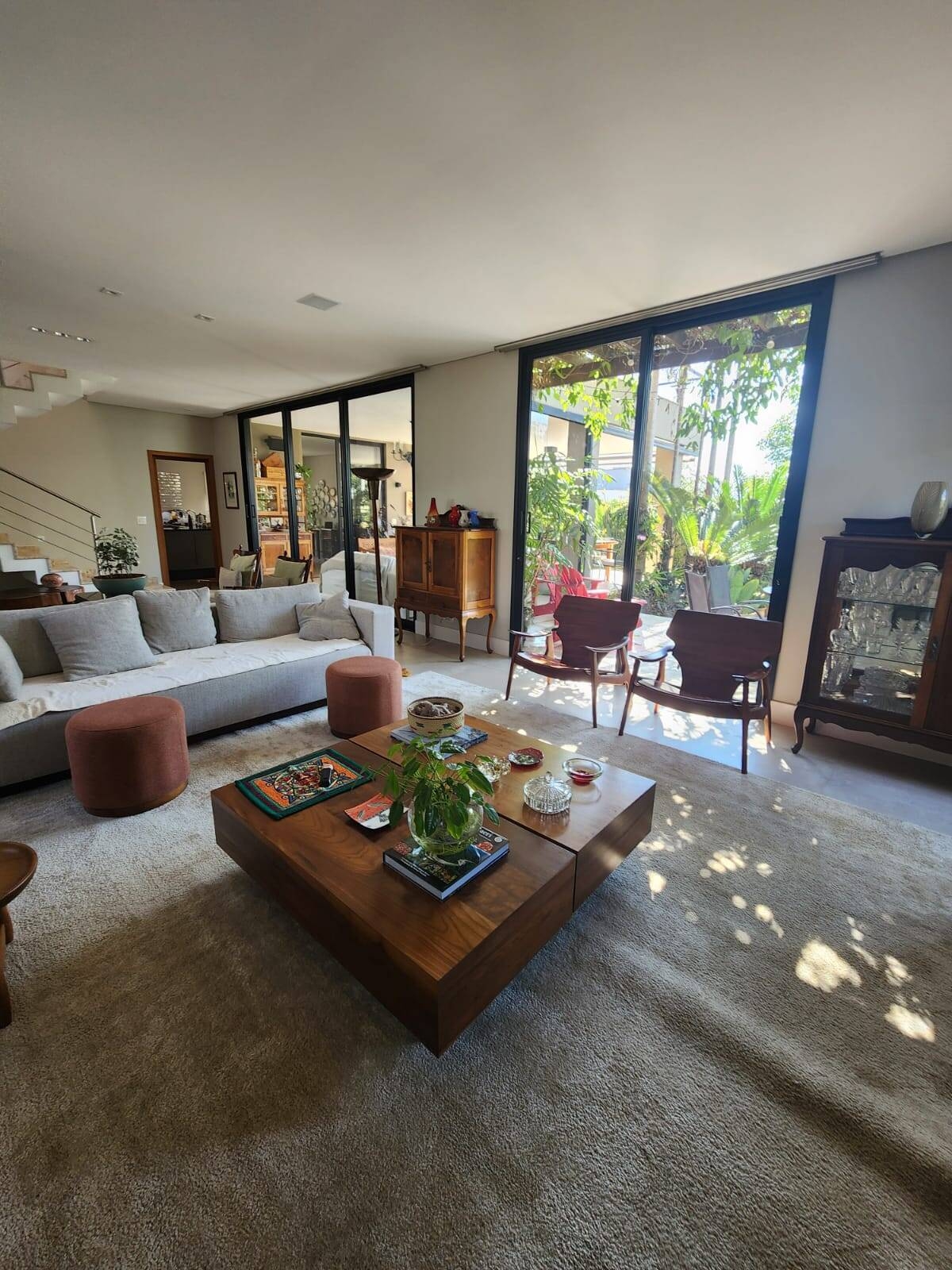 Casa de Esquina a Venda no Condomínio Residencial Monte Carlo com 3 Suítes