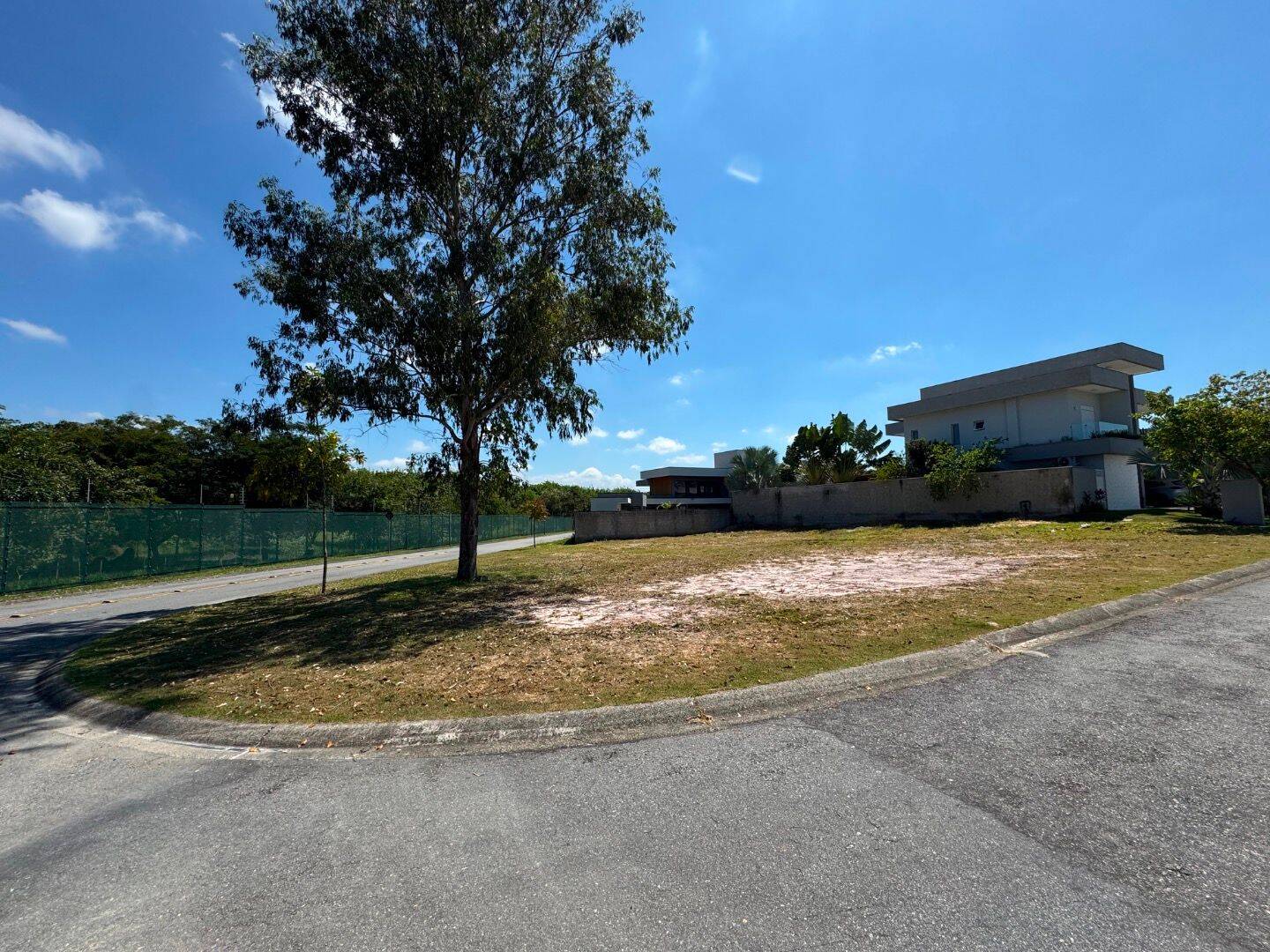 Terreno à venda, 765 m² por R$ 1.100.000,00 - Urbanova - São José dos Campos/SP