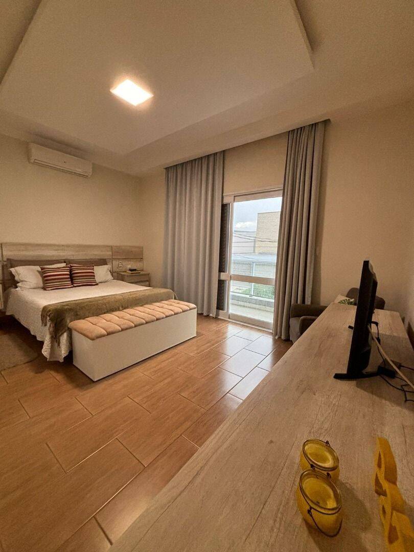 Sobrado com 4 dormitórios à venda, 323 m² - Jardim Altos de Santana II - Jacareí/SP