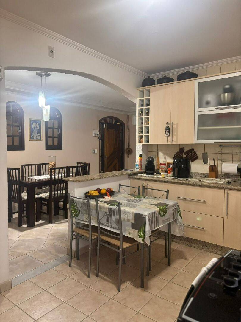 Casa com 3 dormitórios à venda, 136 m² por R$ 901.000,00 - Jardim das Indústrias - São José dos Campos/SP