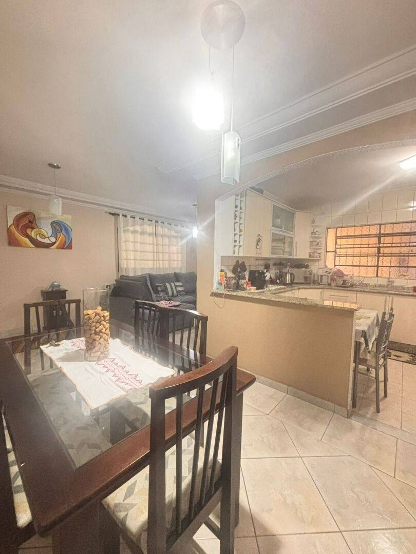 Casa com 3 dormitórios à venda, 136 m² por R$ 901.000,00 - Jardim das Indústrias - São José dos Campos/SP
