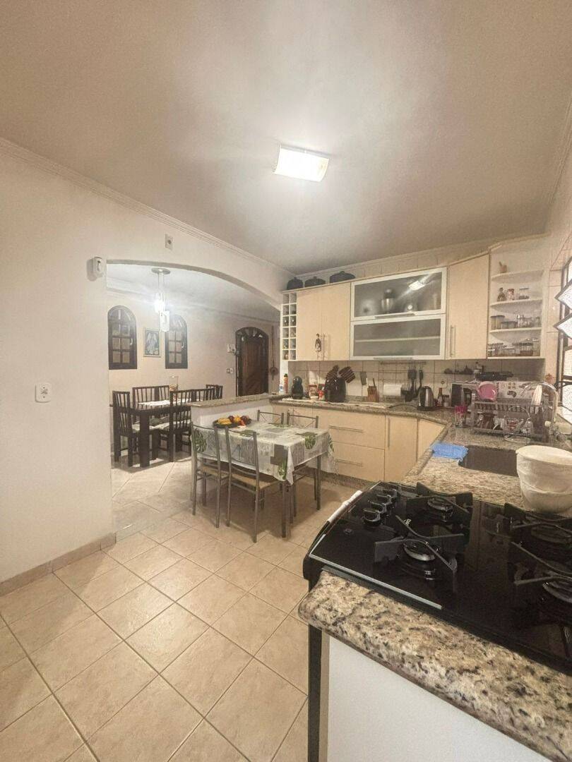 Casa com 3 dormitórios à venda, 136 m² por R$ 901.000,00 - Jardim das Indústrias - São José dos Campos/SP