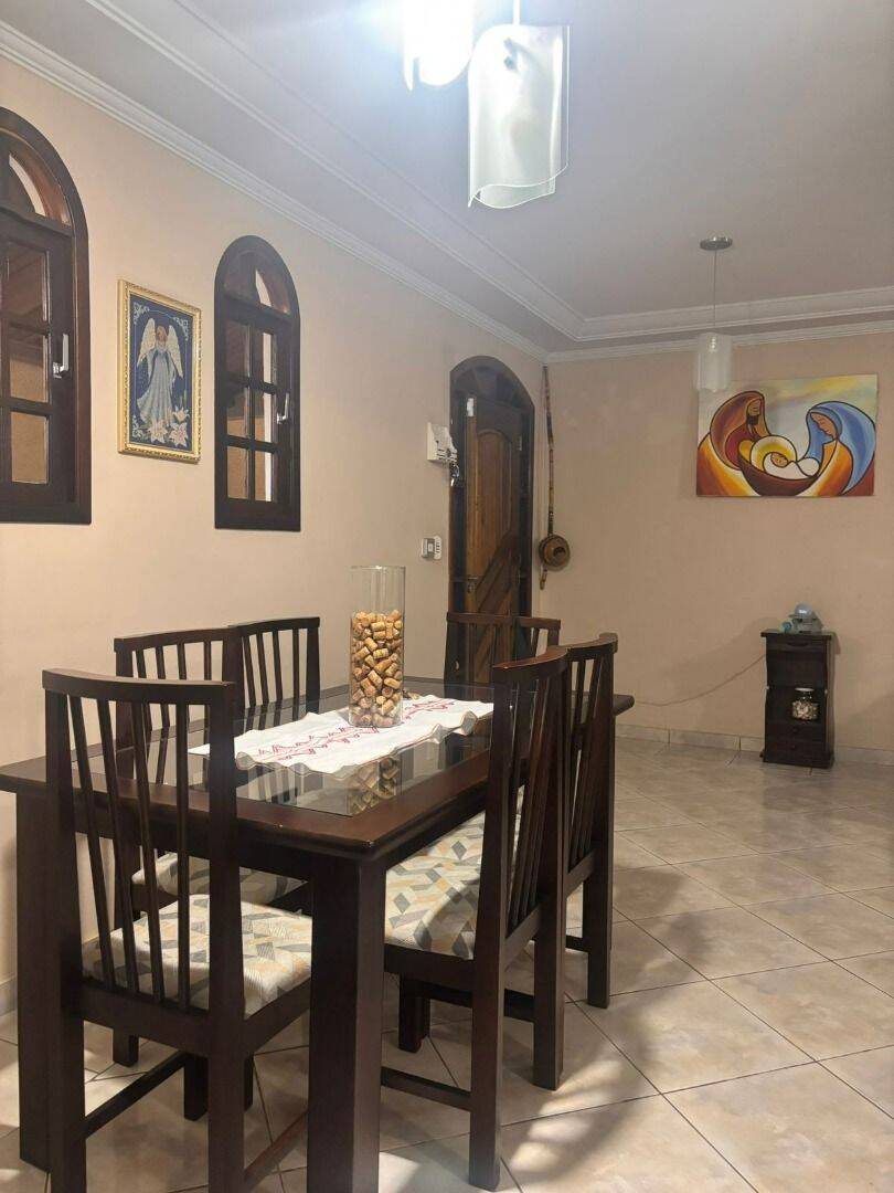 Casa com 3 dormitórios à venda, 136 m² por R$ 901.000,00 - Jardim das Indústrias - São José dos Campos/SP