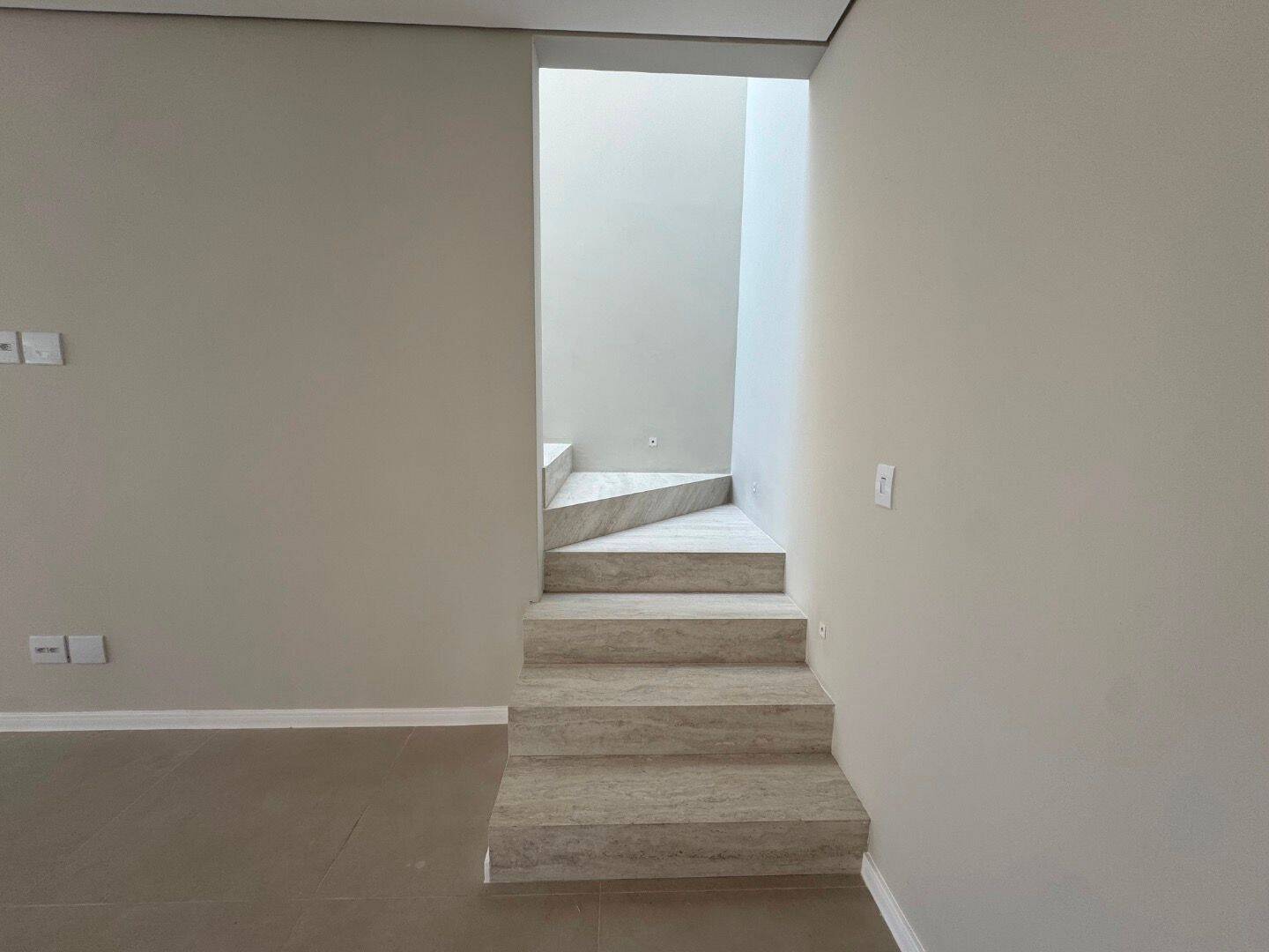 Sobrado com 4 dormitórios à venda, 240 m² por R$ 1.800.000,00 - Recanto dos Eucaliptos - São José dos Campos/SP