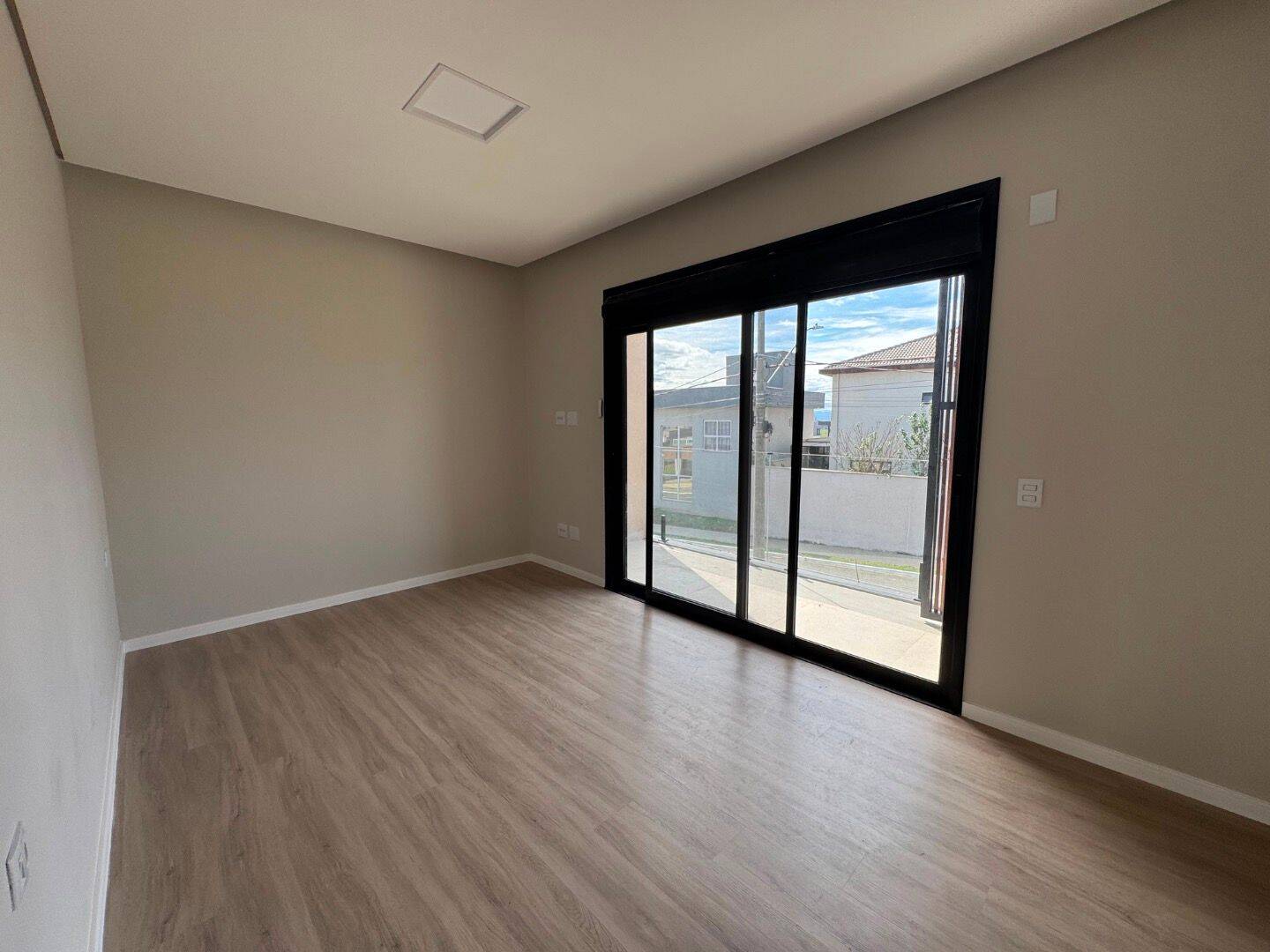 Sobrado com 4 dormitórios à venda, 240 m² por R$ 1.800.000,00 - Recanto dos Eucaliptos - São José dos Campos/SP
