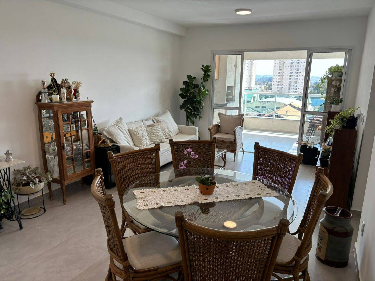 Apartamento com 3 dormitórios à venda, 101 m² por R$ 790.000,00 - Centro - Jacareí/SP