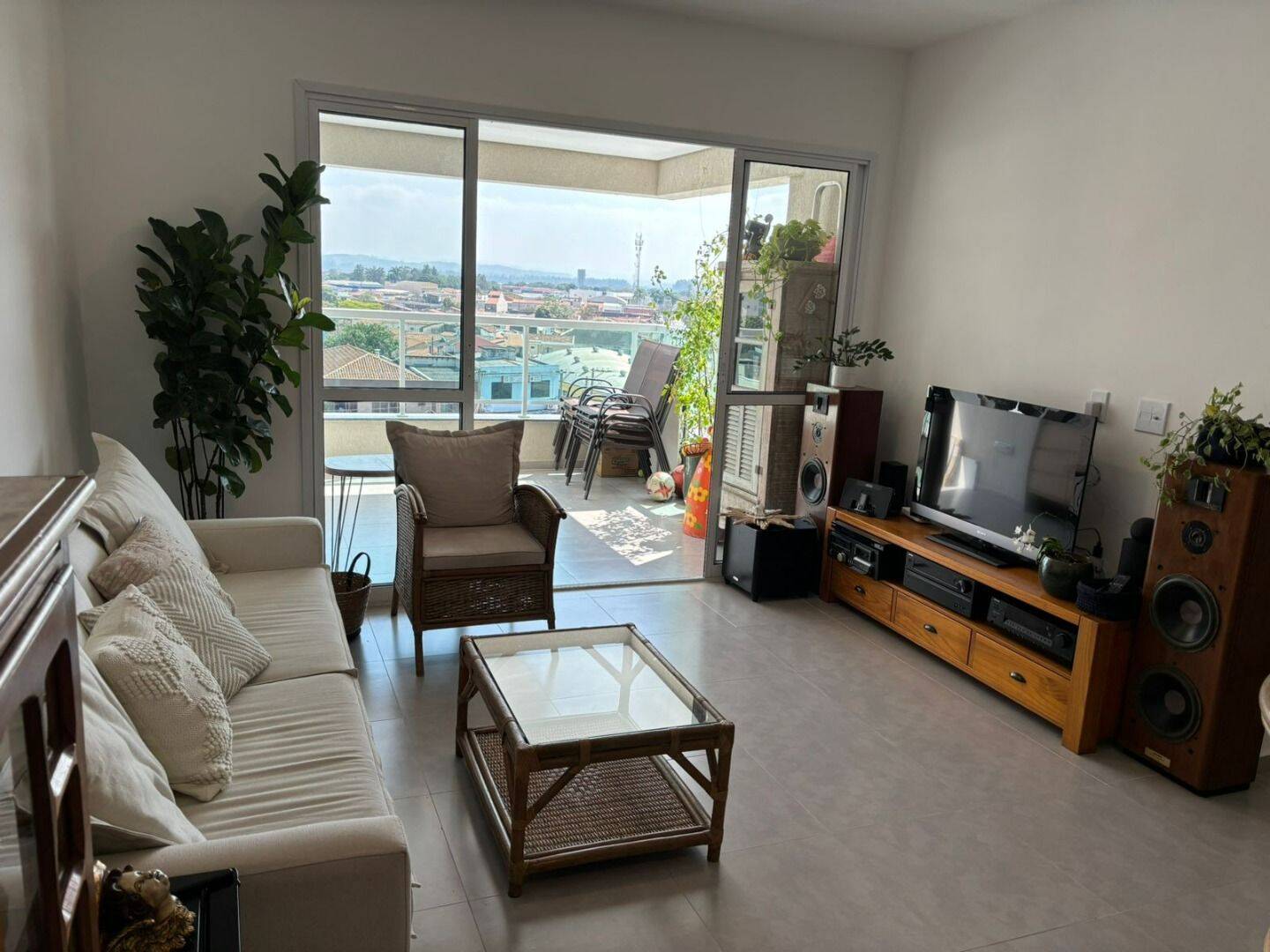 Apartamento com 3 dormitórios à venda, 101 m² por R$ 790.000,00 - Centro - Jacareí/SP