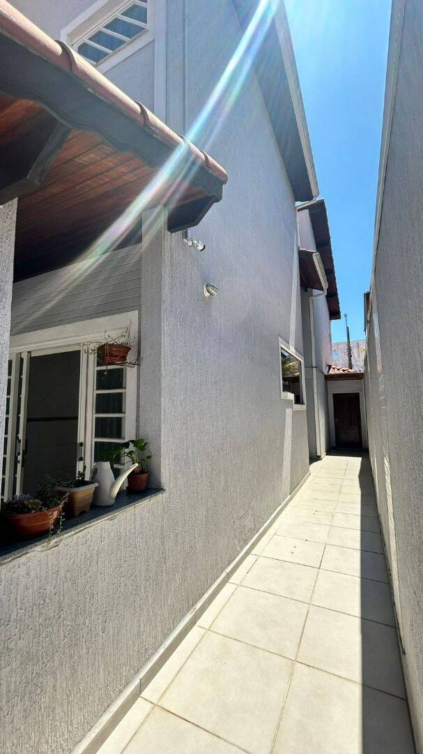 Sobrado com 4 dormitórios à venda, 275 m² por R$ 900.000 - Jardim Altos de Santana I - Jacareí/SP
