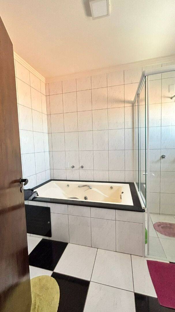 Sobrado com 4 dormitórios à venda, 275 m² por R$ 900.000 - Jardim Altos de Santana I - Jacareí/SP