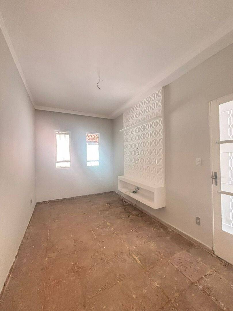Sobrado com 3 dormitórios à venda, 155 m² por R$ 590.000,00 - Jardim das Indústrias - São José dos Campos/SP