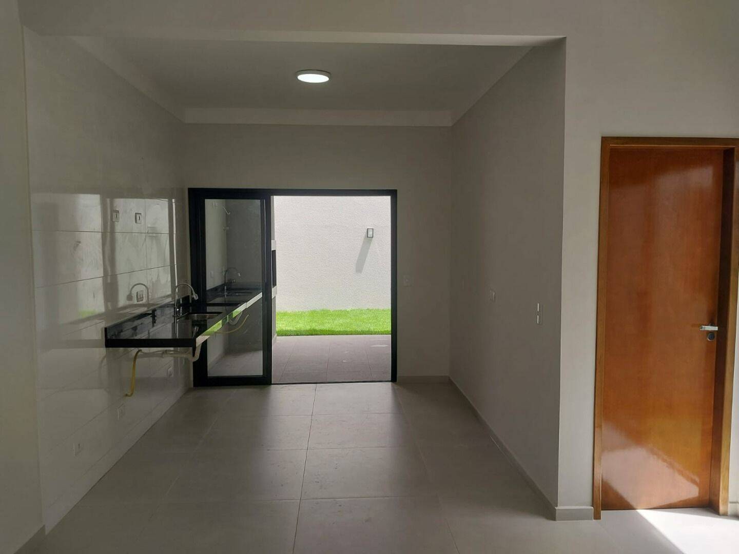 Casa com 3 dormitórios à venda, 134 m² por R$ 735.000 - Portal dos Pássaros - São José dos Campos/SP