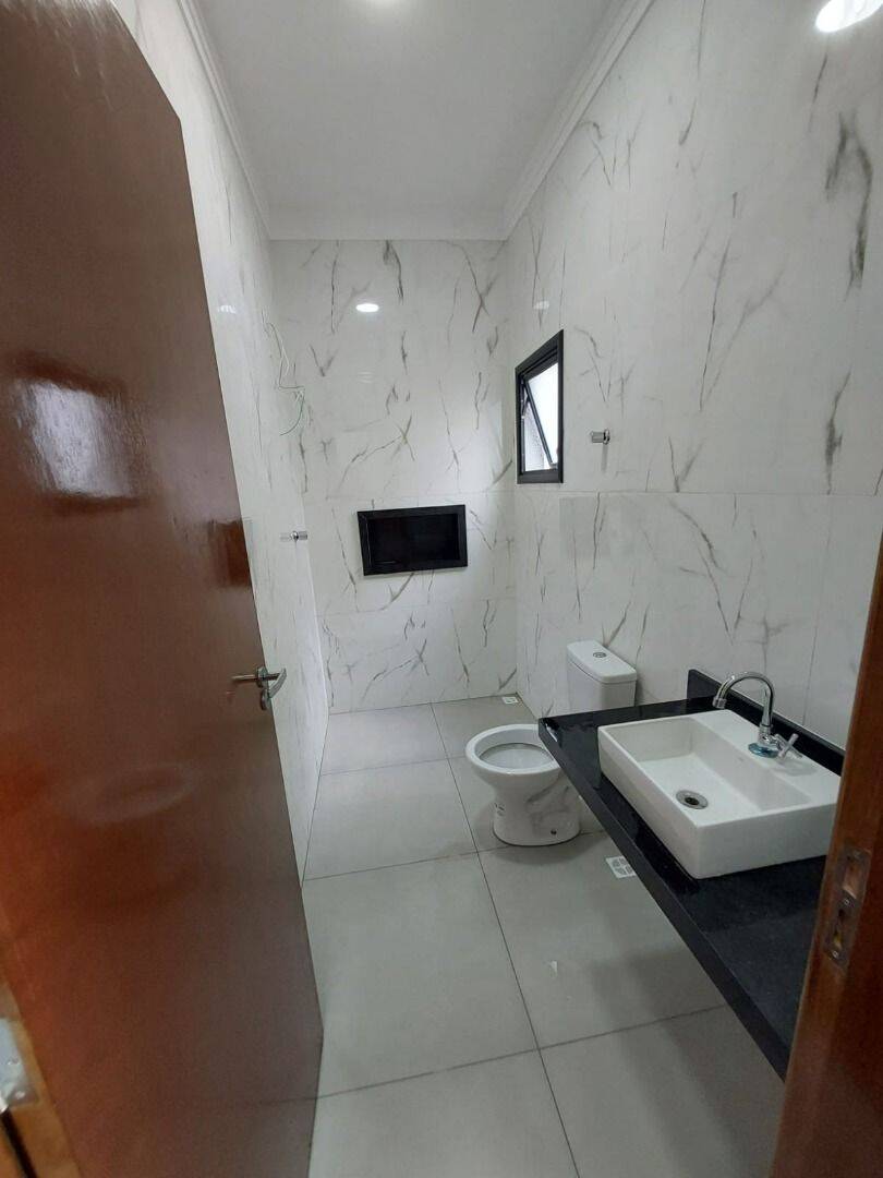 Casa com 3 dormitórios à venda, 134 m² por R$ 735.000 - Portal dos Pássaros - São José dos Campos/SP