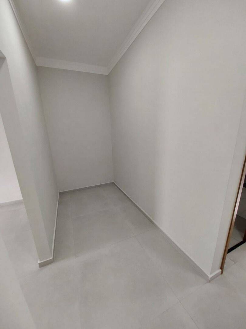 Casa com 3 dormitórios à venda, 134 m² por R$ 735.000 - Portal dos Pássaros - São José dos Campos/SP
