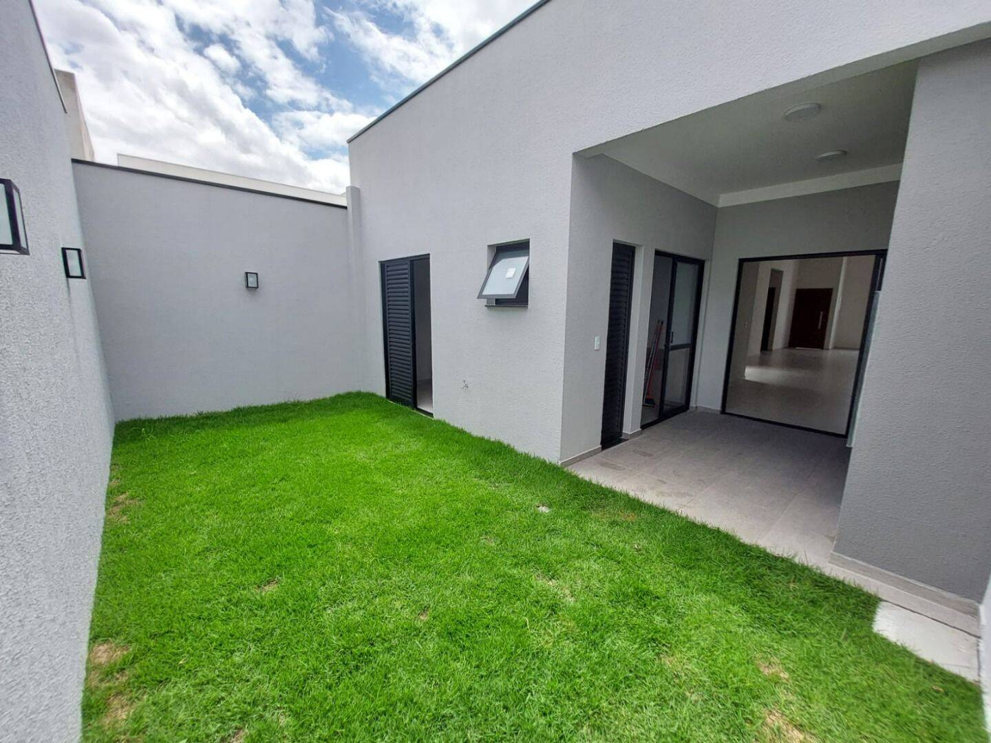 Casa com 3 dormitórios à venda, 134 m² por R$ 735.000 - Portal dos Pássaros - São José dos Campos/SP