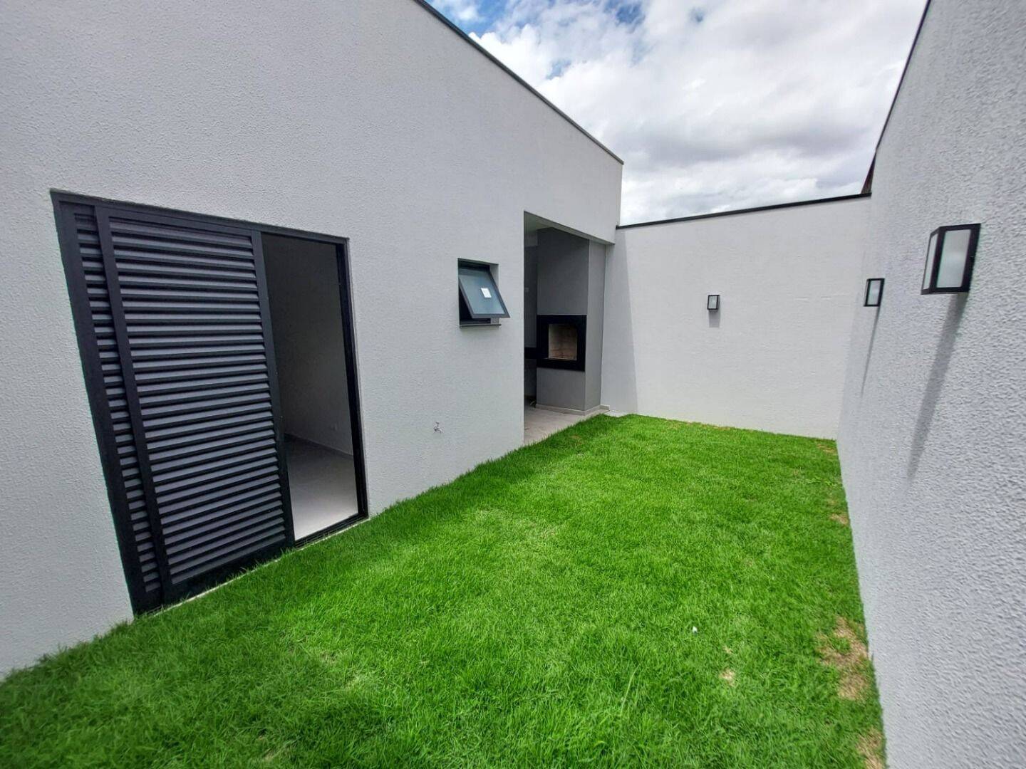 Casa com 3 dormitórios à venda, 134 m² por R$ 735.000 - Portal dos Pássaros - São José dos Campos/SP