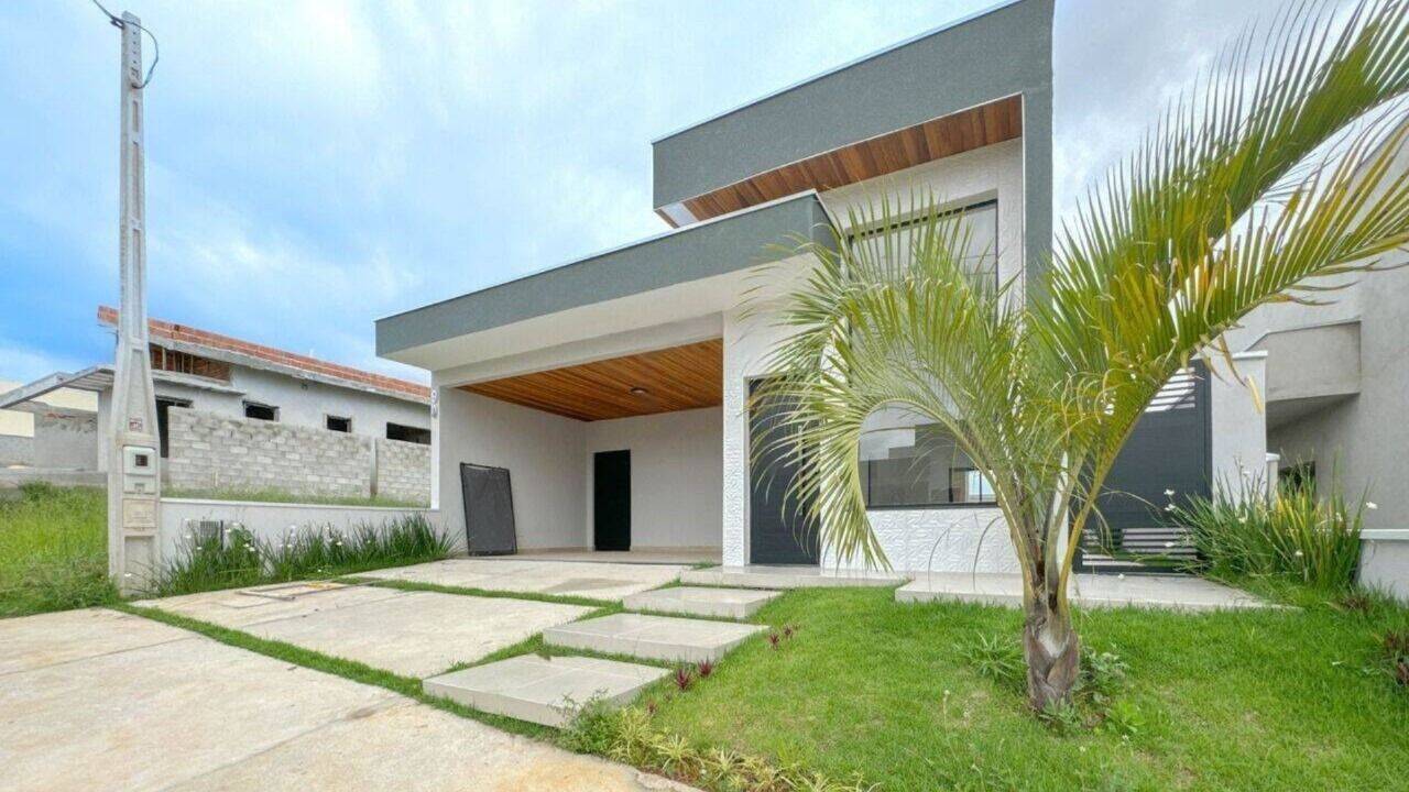 Casa com 3 dormitórios à venda, 135 m² por R$ 950.000 - Residencial Malibu - Caçapava/SP