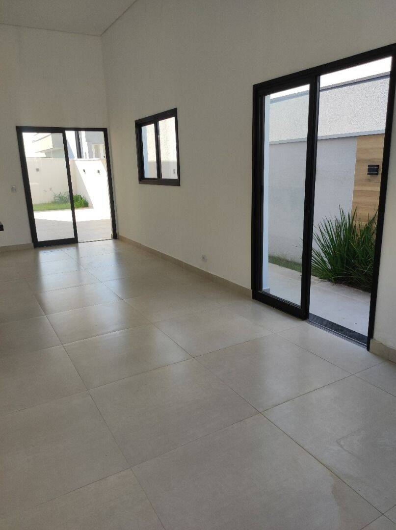 Casa com 3 dormitórios à venda, 135 m² por R$ 950.000 - Residencial Malibu - Caçapava/SP
