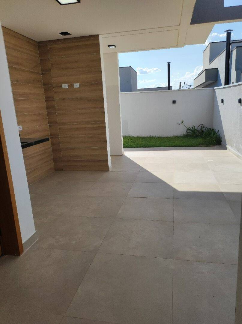 Casa com 3 dormitórios à venda, 135 m² por R$ 950.000 - Residencial Malibu - Caçapava/SP