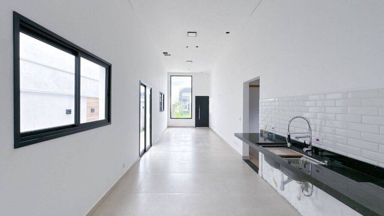 Casa com 3 dormitórios à venda, 135 m² por R$ 950.000 - Residencial Malibu - Caçapava/SP