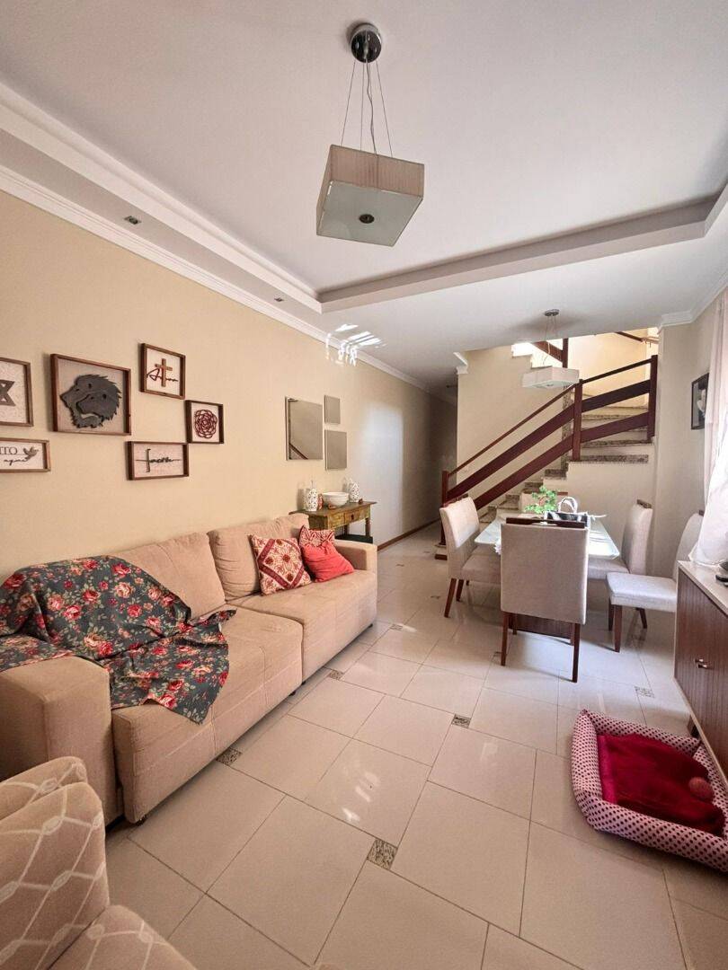 Sobrado com 4 dormitórios à venda, 175 m² por R$ 790.000,00 - Jardim das Indústrias - São José dos Campos/SP