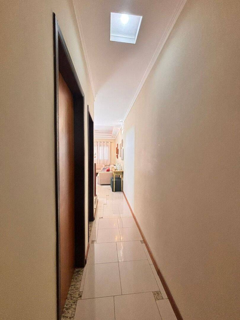 Sobrado com 4 dormitórios à venda, 175 m² por R$ 790.000,00 - Jardim das Indústrias - São José dos Campos/SP
