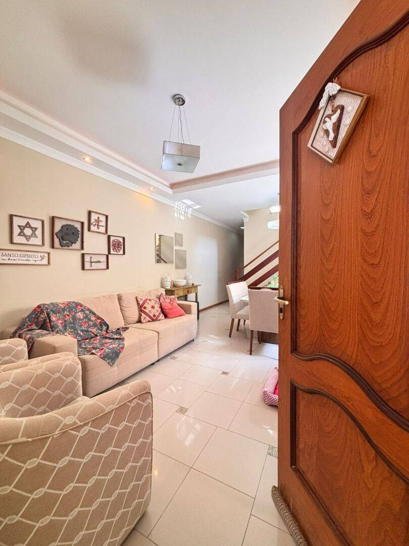 Sobrado com 4 dormitórios à venda, 175 m² por R$ 790.000,00 - Jardim das Indústrias - São José dos Campos/SP