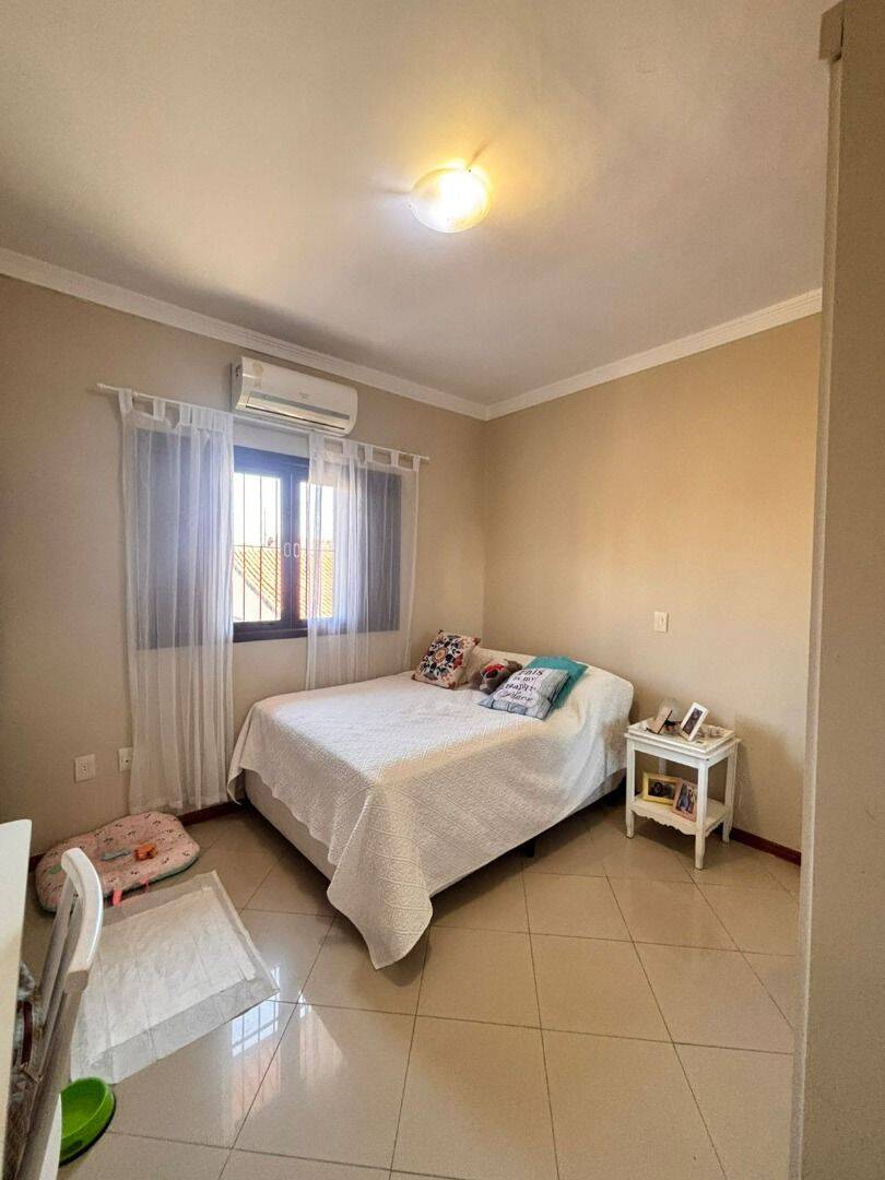 Sobrado com 4 dormitórios à venda, 175 m² por R$ 790.000,00 - Jardim das Indústrias - São José dos Campos/SP