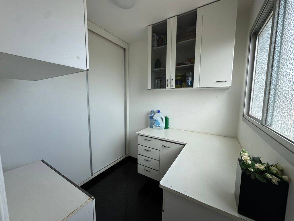 EXCLUSIVIDADE - Apartamento à venda Edifício May Flower – 243 m²
