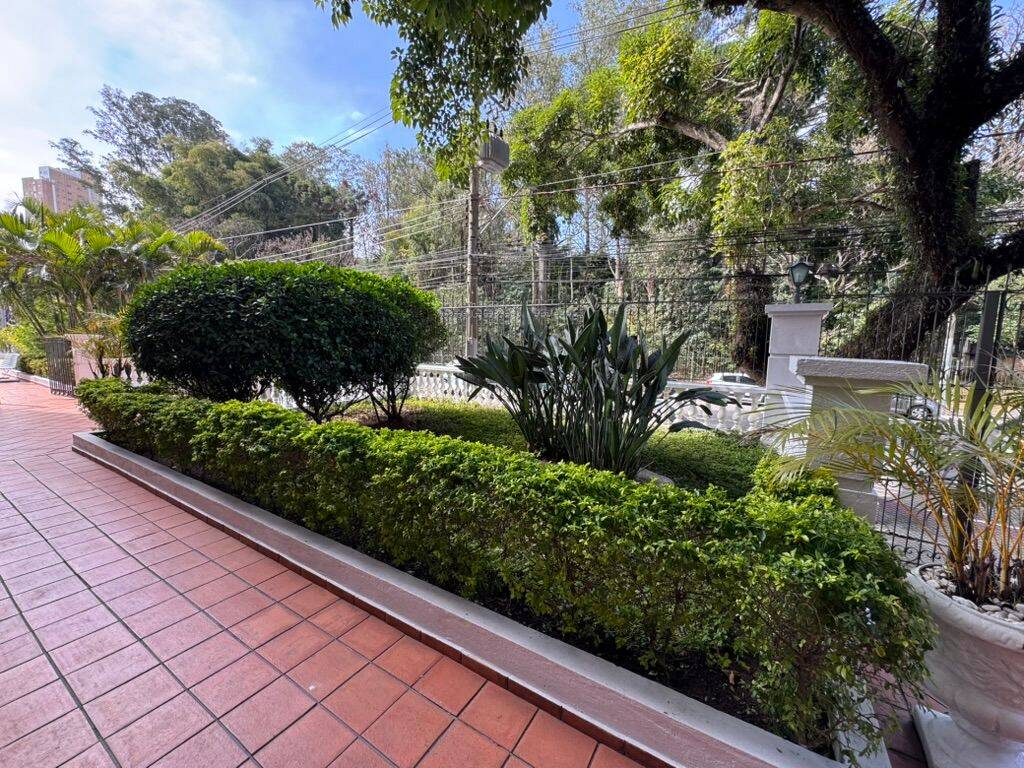 EXCLUSIVIDADE - Apartamento à venda Edifício May Flower – 243 m²