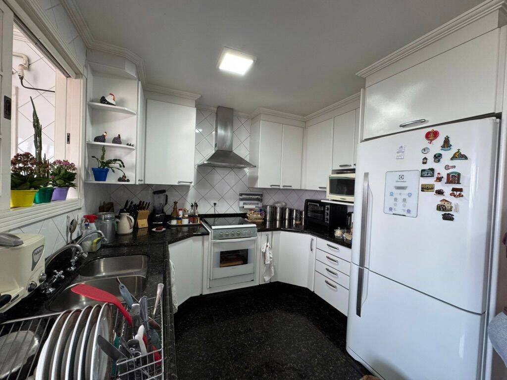 EXCLUSIVIDADE - Apartamento à venda Edifício May Flower – 243 m²