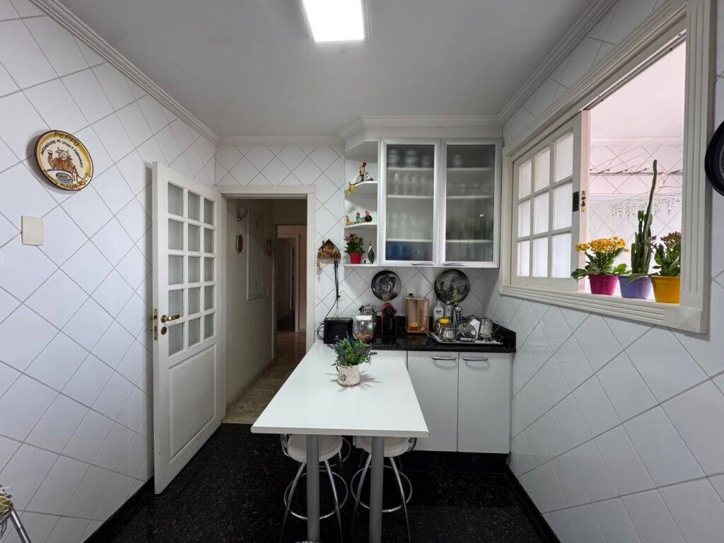 EXCLUSIVIDADE - Apartamento à venda Edifício May Flower – 243 m²