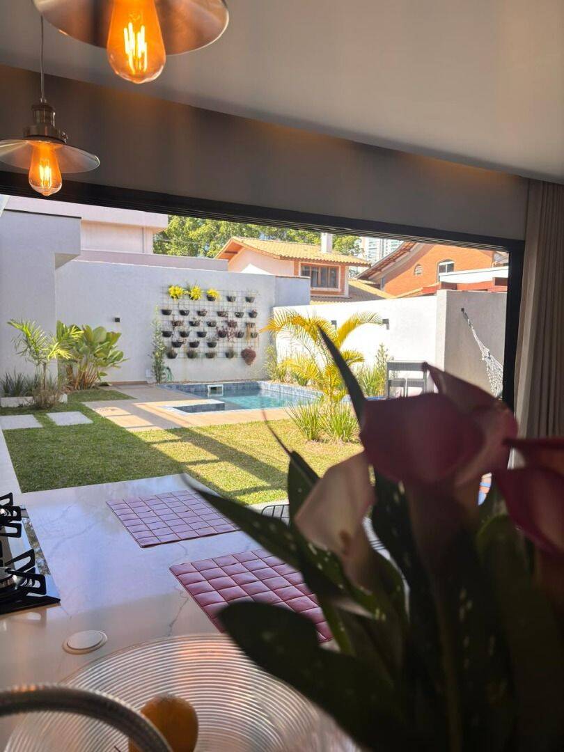 Sobrado com 4 suítes à venda- Jardim das Colinas - São José dos Campos/SP