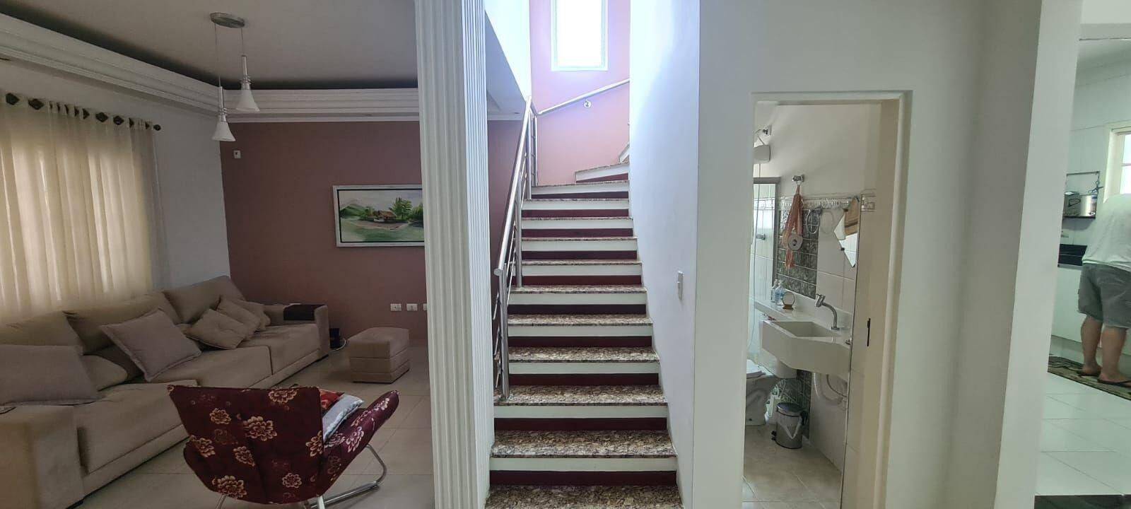 Sobrado com 3 dormitórios à venda, 242 m² - Villa Branca - Jacareí/SP