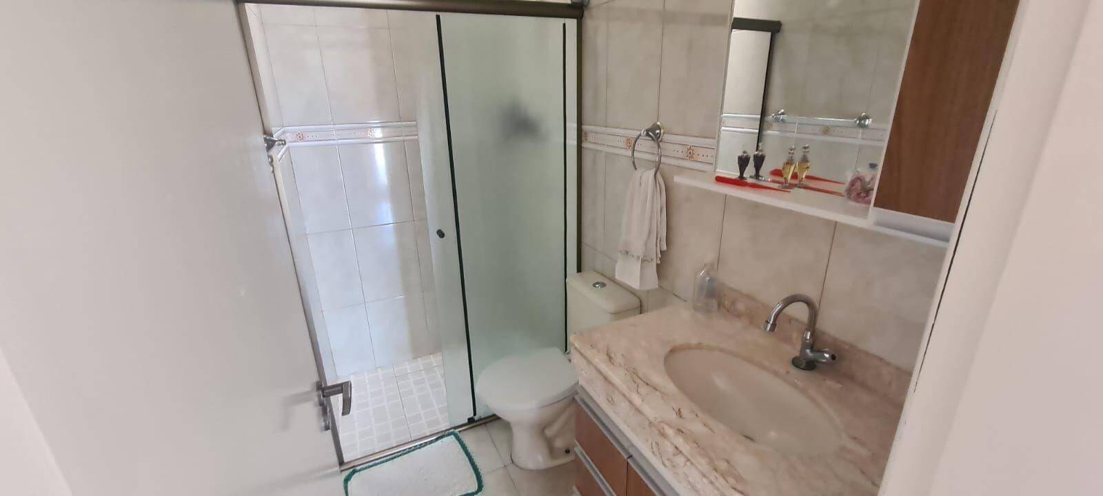Sobrado com 3 dormitórios à venda, 242 m² - Villa Branca - Jacareí/SP