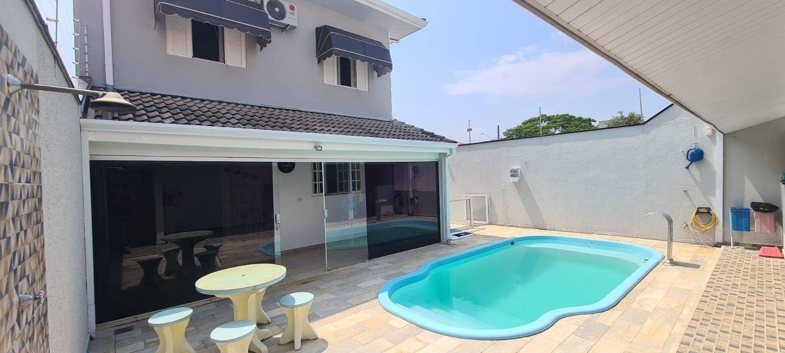 Sobrado com 3 dormitórios à venda, 242 m² - Villa Branca - Jacareí/SP