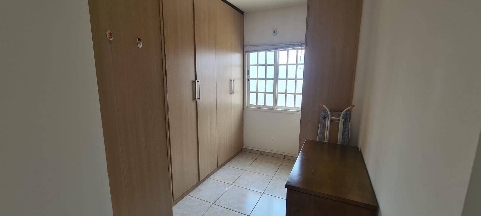 Sobrado com 3 dormitórios à venda, 242 m² - Villa Branca - Jacareí/SP