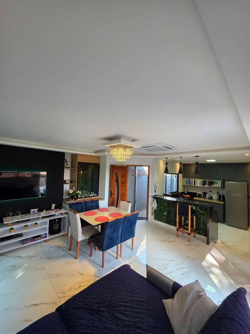 Casa com 3 dormitórios à venda, 260 m² por R$ 690.000 - Jardim Limoeiro - São José dos Campos/SP