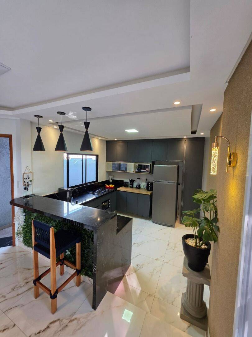 Casa com 3 dormitórios à venda, 260 m² por R$ 690.000 - Jardim Limoeiro - São José dos Campos/SP