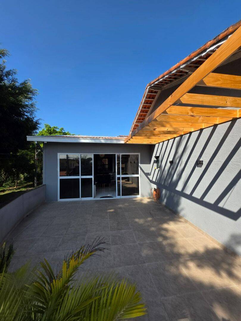 Casa com 3 dormitórios à venda, 260 m² por R$ 690.000 - Jardim Limoeiro - São José dos Campos/SP