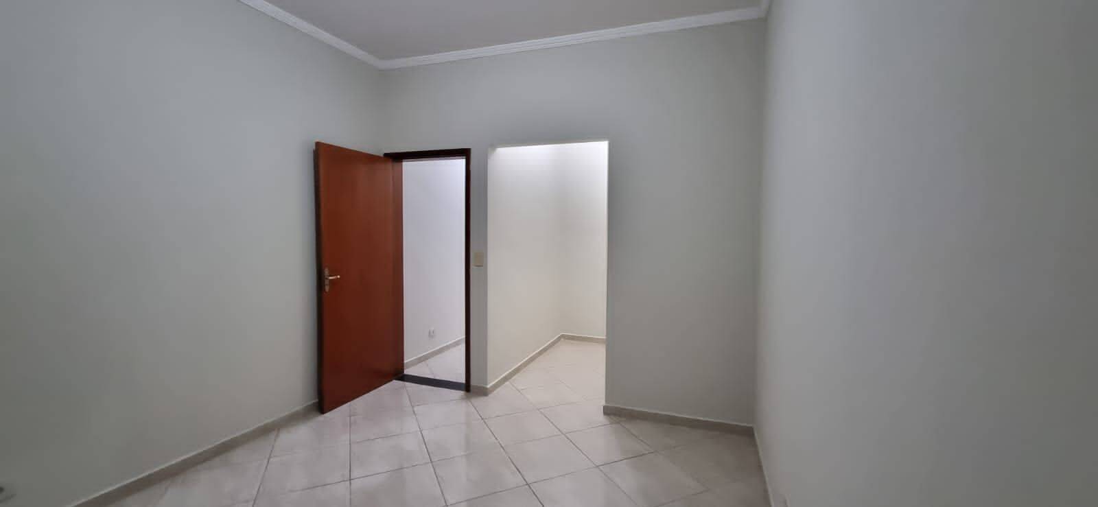 Sobrado com 4 dormitórios à venda, 120 m² por R$ 680.000 - Bosque dos Eucaliptos - São José dos Campos/SP