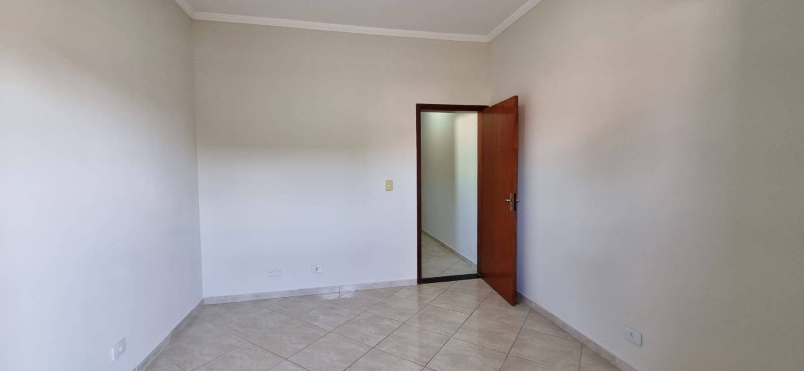 Sobrado com 4 dormitórios à venda, 120 m² por R$ 680.000 - Bosque dos Eucaliptos - São José dos Campos/SP
