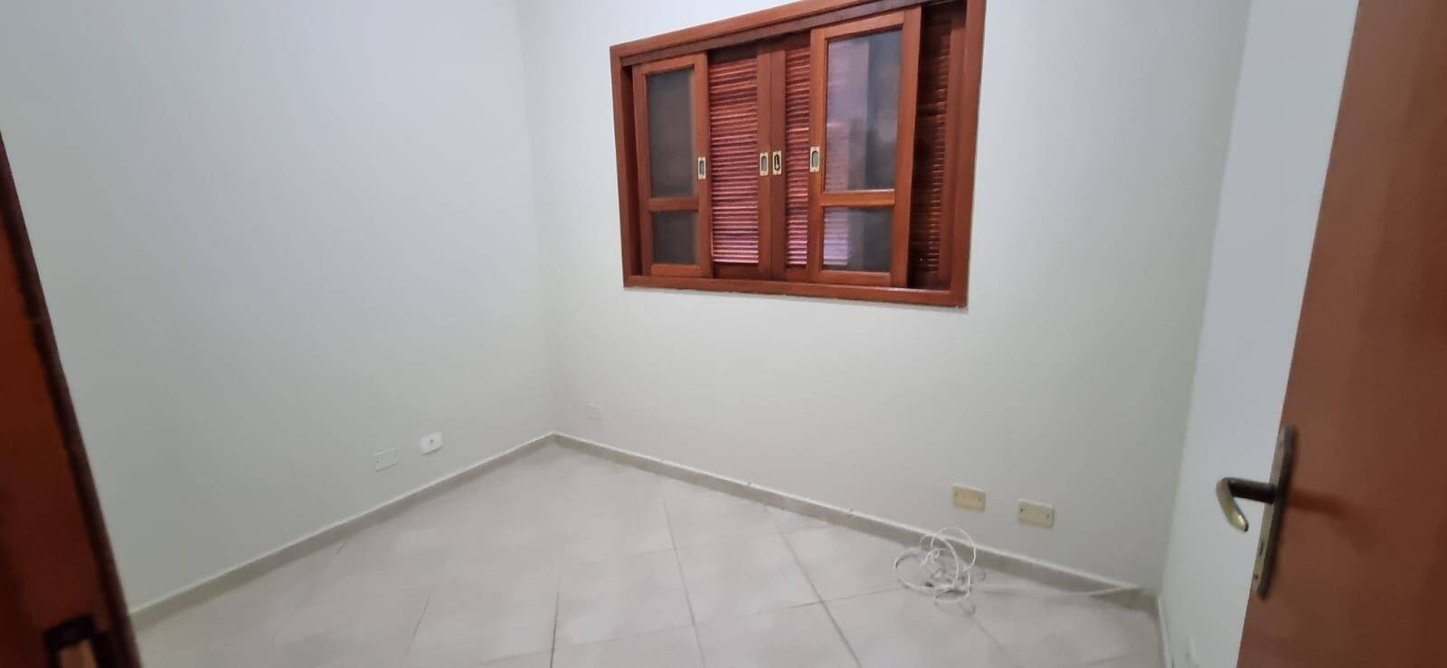 Sobrado com 4 dormitórios à venda, 120 m² por R$ 680.000 - Bosque dos Eucaliptos - São José dos Campos/SP