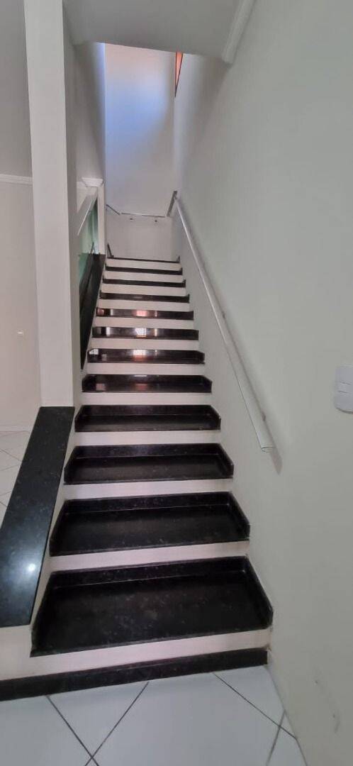 Sobrado com 4 dormitórios à venda, 120 m² por R$ 680.000 - Bosque dos Eucaliptos - São José dos Campos/SP