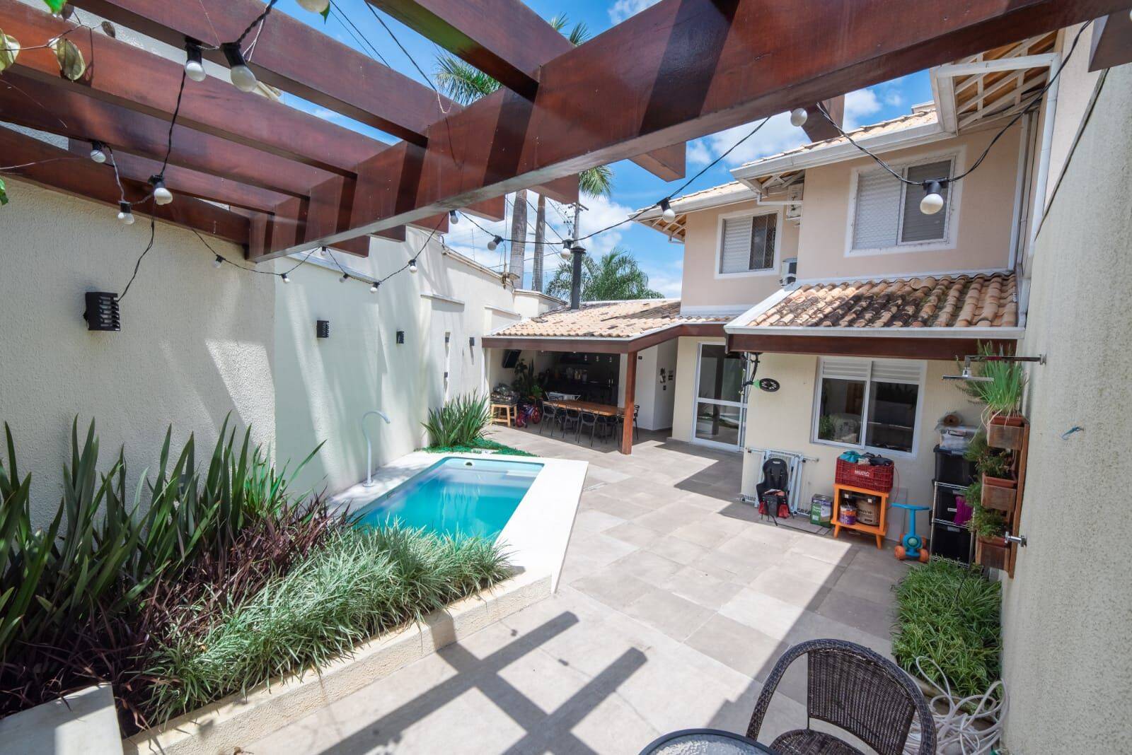 Sobrado com 3 dormitórios à venda, 130 m² por R$ 1.300.000,00 - Urbanova - São José dos Campos/SP