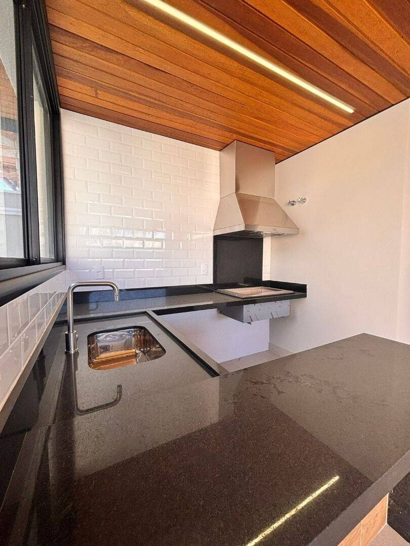 Sobrado com 4 dormitórios, 263 m² - venda por R$ 2.400.000,00 ou aluguel por R$ 12.726,00/mês - Urbanova - São José dos Campos/SP